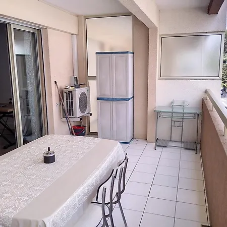 Les Flots Apartament *