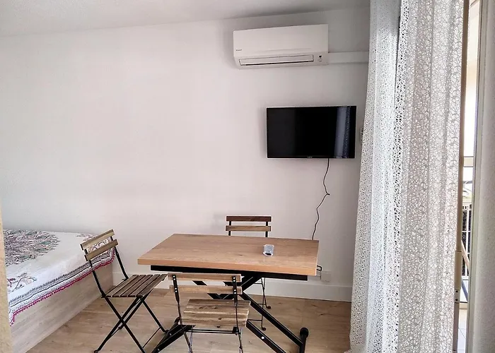 Les Flots Daire Juan-les-Pins